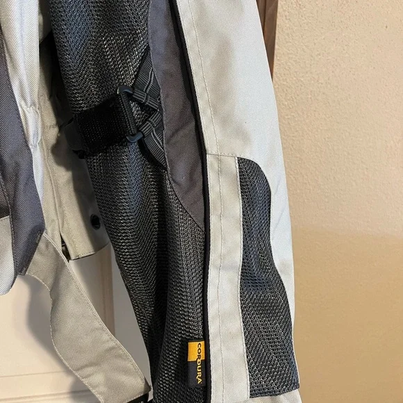 Olympia Motorcycle jacket with vents and pads - Picture 3 of 6